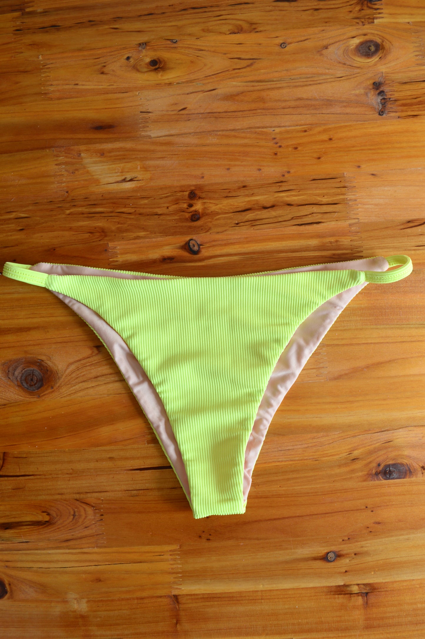 The Ribbed Neon Bottom