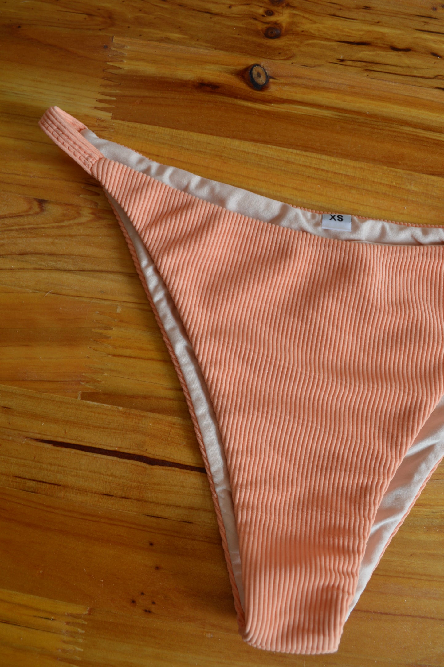 The Ribbed Peach Bottom