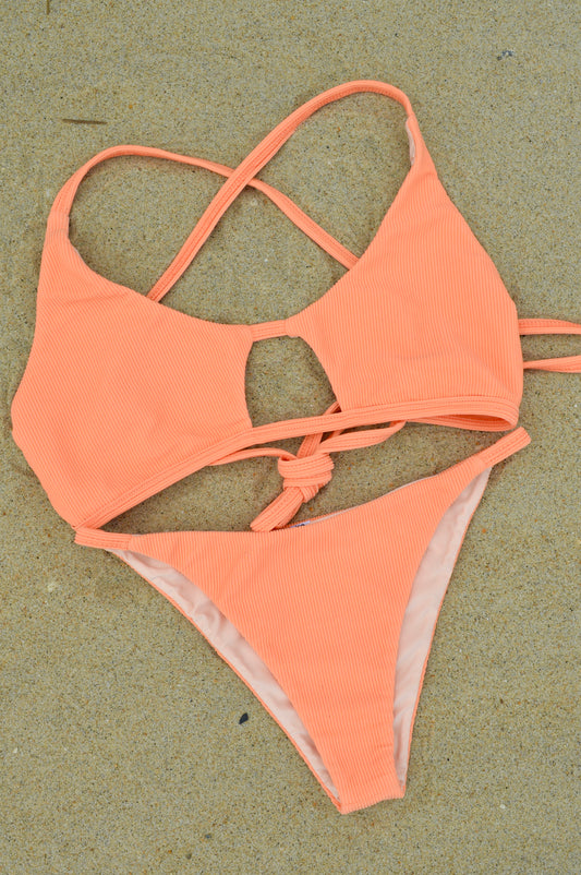 The Ribbed Peach Bottom